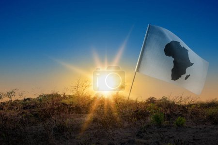 Flaggen mit Afrikakarte mit Hintergrund der Sonnenaufgangsszene. Afrika-Tag-Konzept