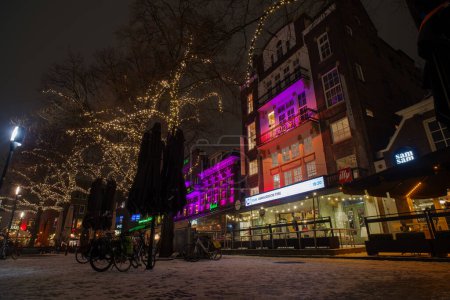 Foto de ENSCHEDE, NETHERLANDS - DECEMBER 17, 2022: exterior of the Concordia Film Theater visual arts. In 2016, the theater received the Roel Oostra Prize, a prize for the most hospitable theater in the Netherlands, chosen by theater makers. - Imagen libre de derechos