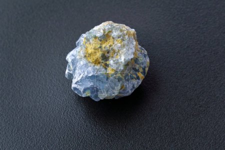 Téléchargez les photos : Celestine Crystal Stone black backround mineral gemstone. Natural Azure rough crystals - en image libre de droit