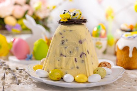Traditional Easter Cottage Cheese Dessert for Orthodox Easter