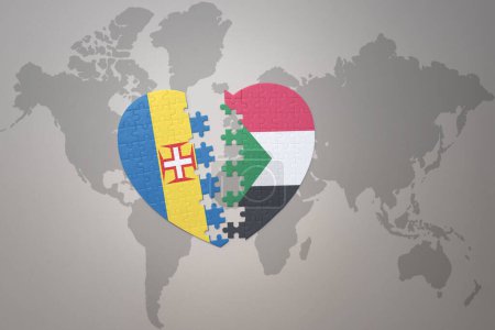 Téléchargez les photos : Coeur de puzzle avec le drapeau national de soudan et madère sur un fond de carte du monde. Concept. Illustration 3D - en image libre de droit