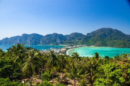 Téléchargez les photos : Magnifique panorama sur Koh Phi Phi Thaïlande - en image libre de droit
