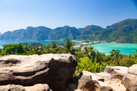 Téléchargez les photos : Magnifique panorama sur Koh Phi Phi Thaïlande - en image libre de droit