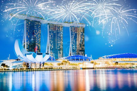 Foto de Fuegos artificiales sobre Singapur feliz año nuevo - Imagen libre de derechos