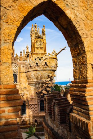 Foto de Castillo de Colomares en Benalmádena, dedicado a Cristóbal Colón - España - Imagen libre de derechos