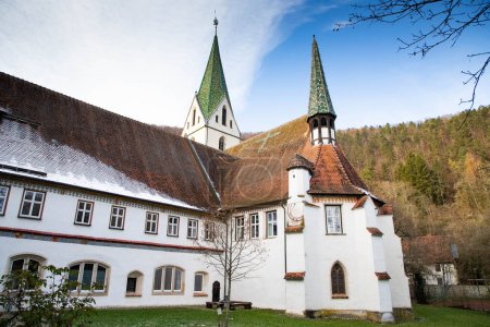 Téléchargez les photos : Église dans un petit village allemand - en image libre de droit