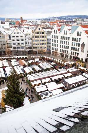 Téléchargez les photos : Vue aérienne sur le marché de Noël d'Ulm - en image libre de droit