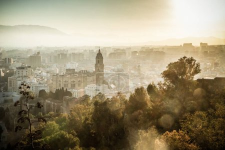 Blick über Malaga bei Sonnenuntergang Reisebanner