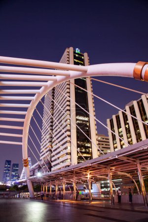 Foto de Arquitectura moderna chong nonsi puente Bangkok Tailandia - Imagen libre de derechos