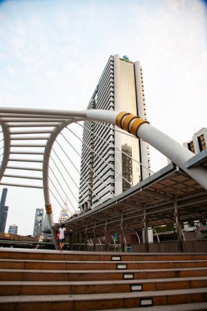 Téléchargez les photos : Architecture moderne chong nonsi pont Bangkok Thaïlande - en image libre de droit