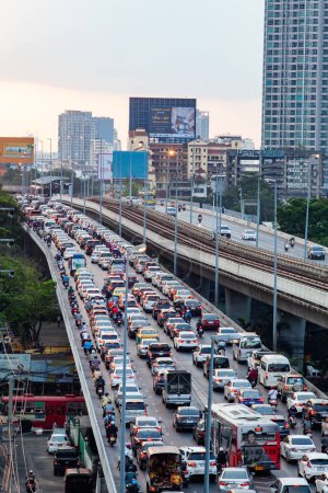 Foto de Atasco de tráfico en las calles de Bangkok - Imagen libre de derechos