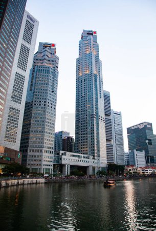 Téléchargez les photos : Gratte-ciel dans le quartier financier de Singapour - en image libre de droit