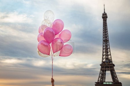Photo for Pink and red balloons in front of Eiffel tower, Paris, city of love - Royalty Free Image