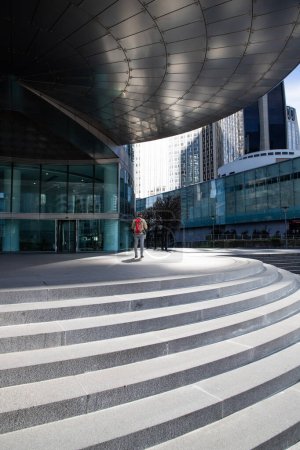Téléchargez les photos : La Défense, le quartier des affaires de Paris, France - en image libre de droit