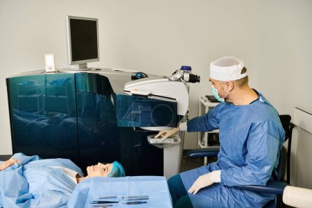 Téléchargez les photos : Une personne en blouse chirurgicale utilisant une machine pour la correction de la vue au laser. - en image libre de droit