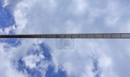 Foto de Vista angular del puente colgante de Ehrenberg, línea 179, Tirol, Austria - Imagen libre de derechos