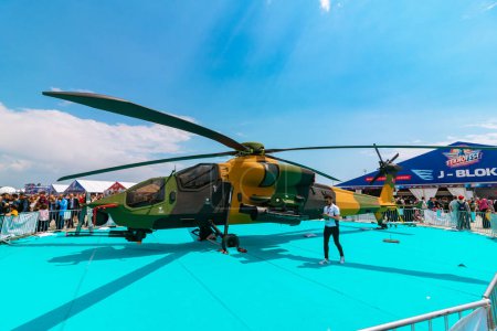 Foto de Helicóptero de combate Atak o T129 fabricado por TUSAS o TAI en Teknofest 2023. Estambul Turkiye - 5.1.2023 - Imagen libre de derechos