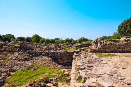 Ruinen der antiken Stadt Troja. Besuchen Sie die Türkei Hintergrundbild. Antike Stadt Troja in Canakkale.