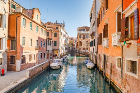 Téléchargez les photos : Canal avec bâtiments historiques à Venise, Italie, Europe. - en image libre de droit