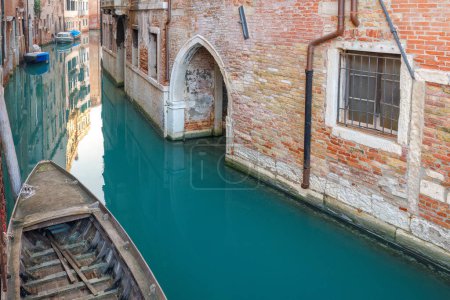 Foto de Canal con edificios históricos en Venecia, Italia, Europa. - Imagen libre de derechos