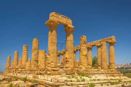Foto de Templo de Juno en Valle de los Templos. Sitio arqueológico en Agrigento en Sicilia, Italia, Europa. - Imagen libre de derechos