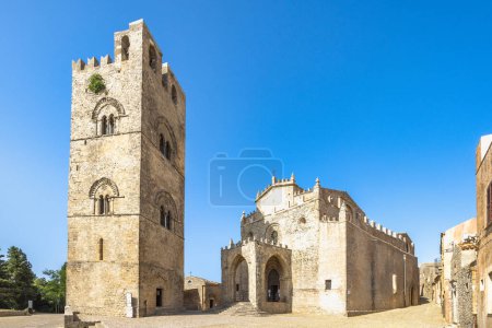 Cathédrale d'Erice avec clocher, ville historique dans le nord-ouest de la Sicile près de Trapani, Italie, Europe.