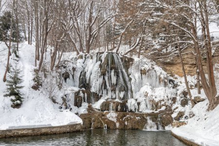 Foto de La cascada Lucky en Eslovaquia en la temporada de invierno, Europa. - Imagen libre de derechos