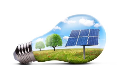 Téléchargez les photos : Eco LED light bulb with solar panel isolated on white background. Concept of green energy. - en image libre de droit