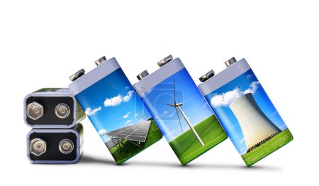 Téléchargez les photos : Batterie avec panneaux solaires, éoliennes et centrale nucléaire isolée sur fond blanc. Concept des ressources énergétiques. - en image libre de droit