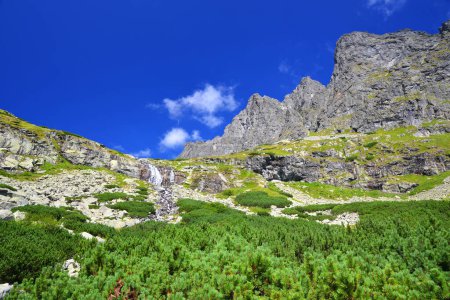 Foto de Vista del Velicke Granaty desde el valle de Velicka, Vysoke Tatry (Montañas Tatra), Eslovaquia. - Imagen libre de derechos