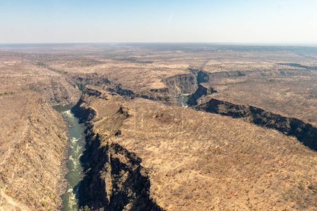 Téléchargez les photos : Aerial shot of the lower river gorge of the Zambezi river in southern africa. - en image libre de droit