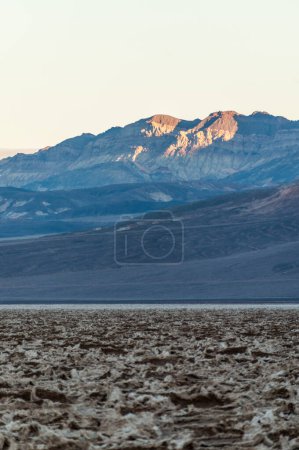 Téléchargez les photos : Landscape shot of the Badwater area in Death Valley, Ca., around sunrise. - en image libre de droit