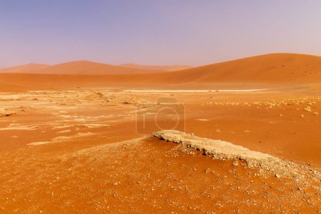 Impresión de las enormes dunas de arena que componen el Sossusvlei del oeste de Namibia