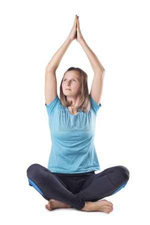 Téléchargez les photos : Jeune femme faisant du yoga. studio photo - en image libre de droit