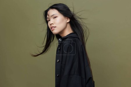 Téléchargez les photos : Asiatique femme cheveux coréen portrait cheveux beauté long noir visage mignon cosmétique mode salon de coiffure élégance belle japonais attrayant féminité modèle glamour fille - en image libre de droit