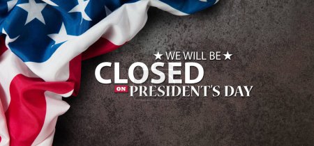 Téléchargez les photos : Presidents Day Background Design. American flag on rusty iron background with a message. We will be Closed on Presidents Day. - en image libre de droit