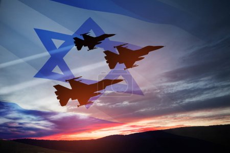 Foto de Aircraft silhouettes on background of sunset with a transparent waving Israel flag. Military aircraft. Independence day. Air Force Day. - Imagen libre de derechos