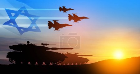 Silhouetten von Armeepanzern und Kampfflugzeugen vor dem Hintergrund des Sonnenuntergangs mit einer durchsichtigen schwenkenden Israel-Flagge. Militärmaschinerie. Unabhängigkeitstag.