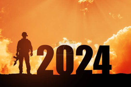 Soldatensilhouette und 2024 gegen Sonnenaufgang oder Sonnenuntergang. Streitkräfte. Konzept für militärische Konflikte im Jahr 2024.