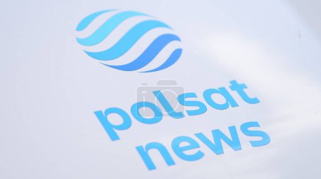 Foto de Varsovia, Polonia. 8 marzo 2023. Firma Noticias Polsat. Letrero de la compañía Polsat News. - Imagen libre de derechos