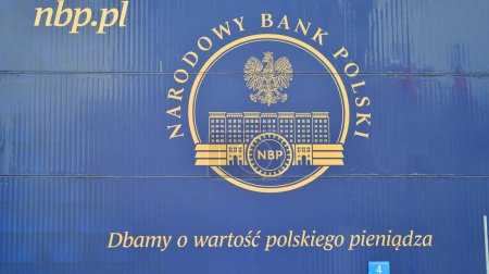 Téléchargez les photos : Varsovie, Pologne. 29 décembre 2023. Signe Narodowy Bank Polski. - en image libre de droit