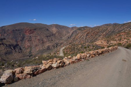 Téléchargez les photos : Swartberg Pass reliant Oudtshoorn et Prince Albert au Cap-Occidental, Afrique du Sud - en image libre de droit