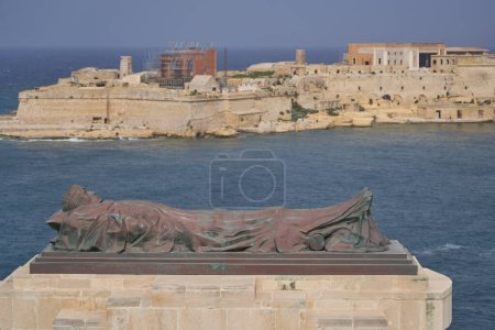 Photo for Valetta, Malta - June 5, 2023: Siege Ball War Memorial overlooking the Grand Harbour in the city of Valetta in Malta. - Royalty Free Image