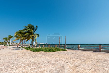 Foto de View of Malecon Tajamar in Cancun, Mexico - Imagen libre de derechos