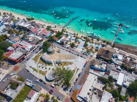 Foto de Drone view of Puerto Morelos, México - Imagen libre de derechos
