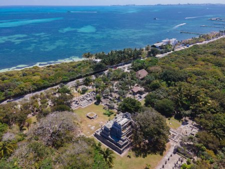 Téléchargez les photos : Vue par drone d'El Meco, Cancun, Mexique - en image libre de droit
