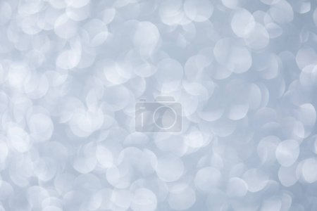 Foto de Fondo brillante, textura brillante llena de reflejos y oropel en color plata - Imagen libre de derechos
