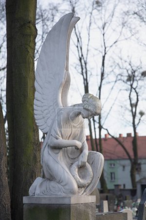 Foto de La escultura del Ángel Blanco en el Cementerio Mater Dolorosa en Bytom. - Imagen libre de derechos