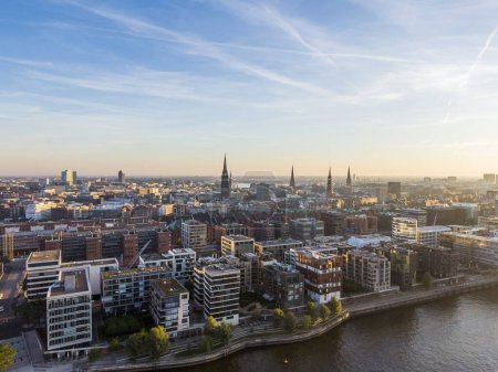 Téléchargez les photos : Vue aérienne du projet de réaménagement urbain Hafencity à Hambourg, Allemagne - en image libre de droit