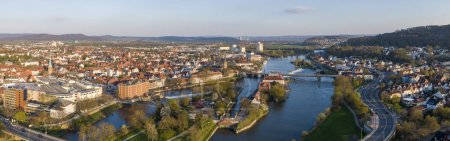 Téléchargez les photos : Vue aérienne de Hameln et de la rivière Weser, Allemagne - en image libre de droit